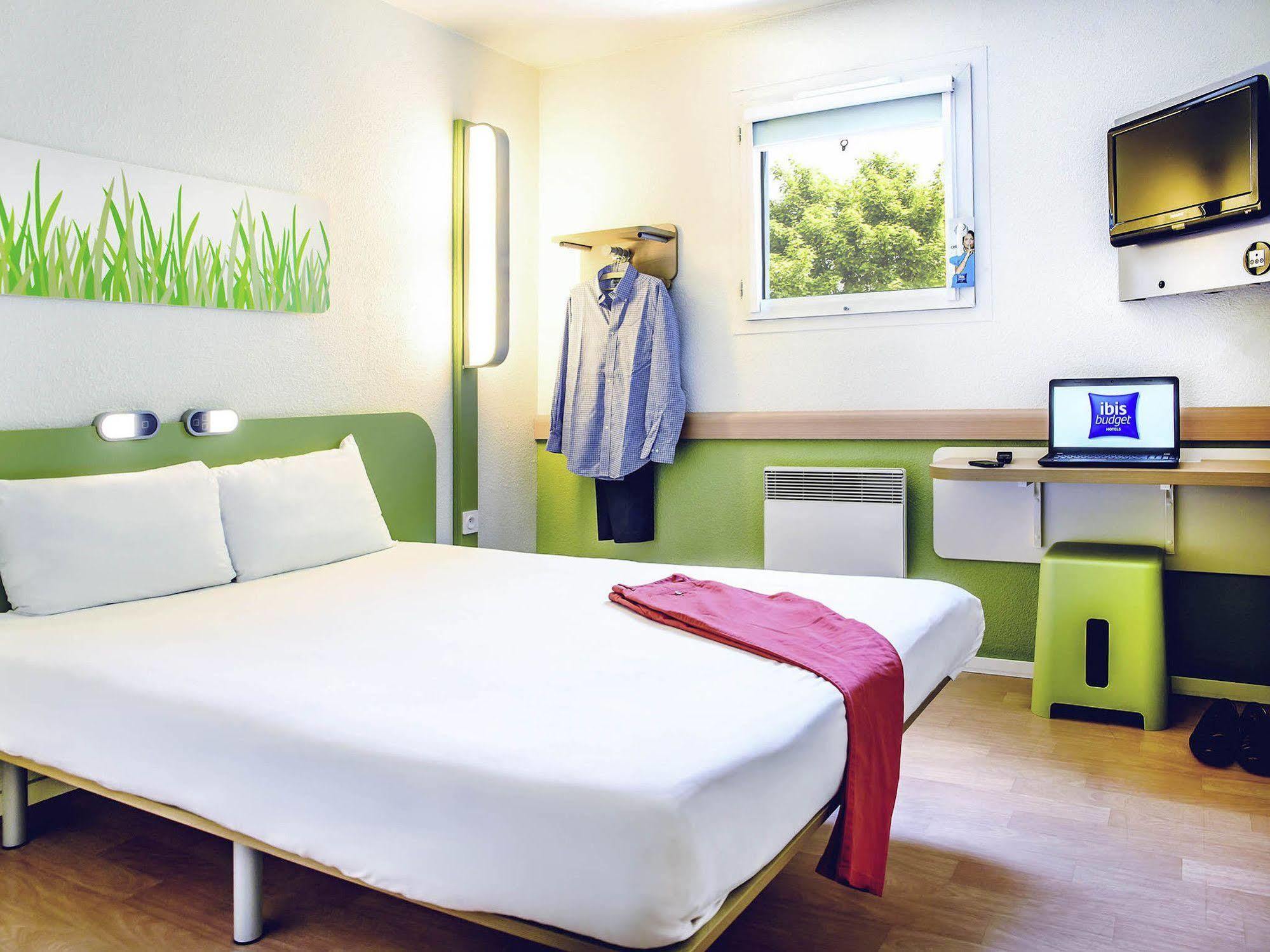 Ibis Budget Valenciennes Petite Forêt Zewnętrze zdjęcie
